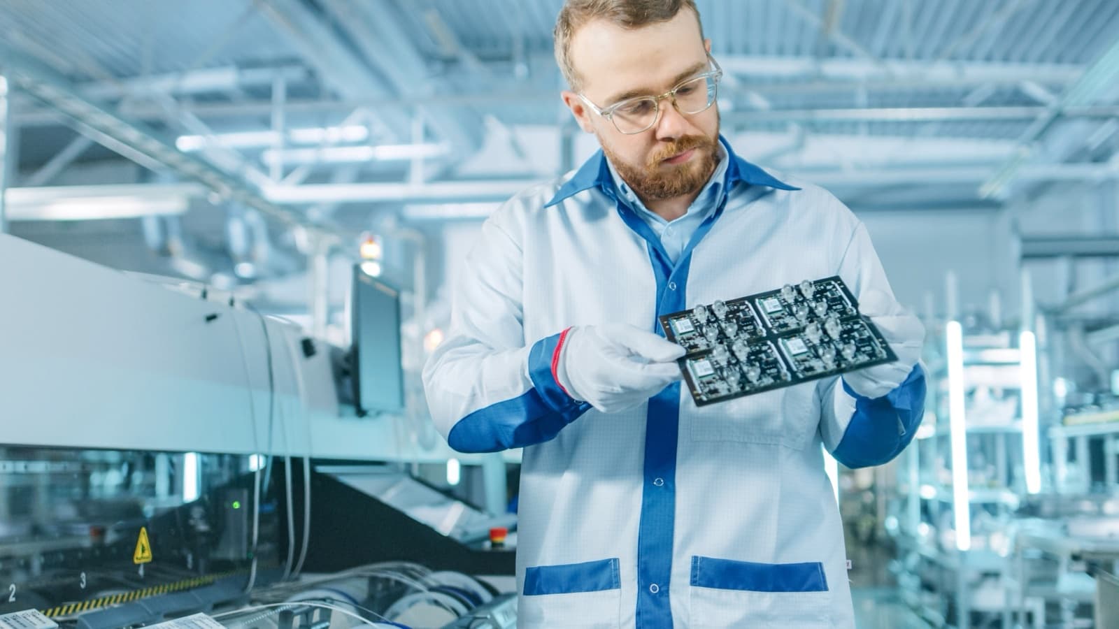 Otosis üretim hattında elektronik kart kontrolü